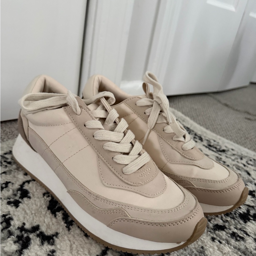 Universal Thread Women's Neutral Cream Platform Sneakers